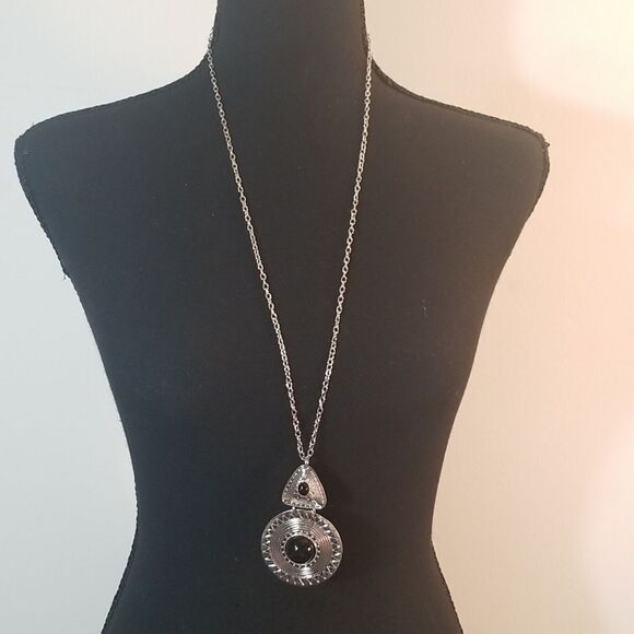 💚 3/$10 Silver and Black Fashion Jewelry Necklace. J1-18 - Picture 1 of 2